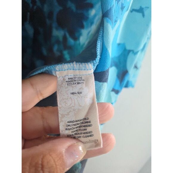 Soft Surroundings "Jolene" Blue Ombre Floral 100% Silk Button Up Blouse Small P. - Picture 5 of 8